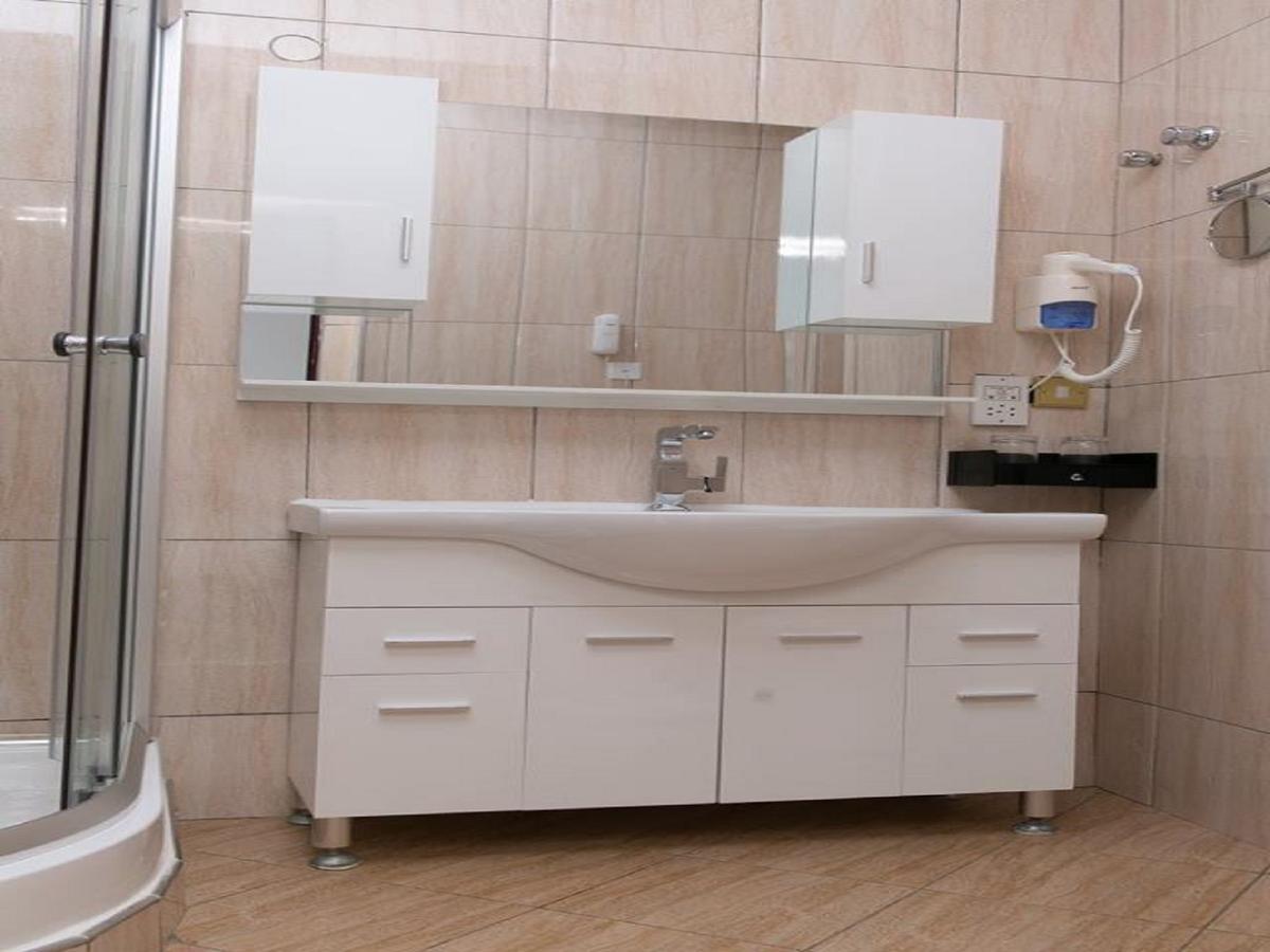 Cofkans Hotel Obuasi Экстерьер фото